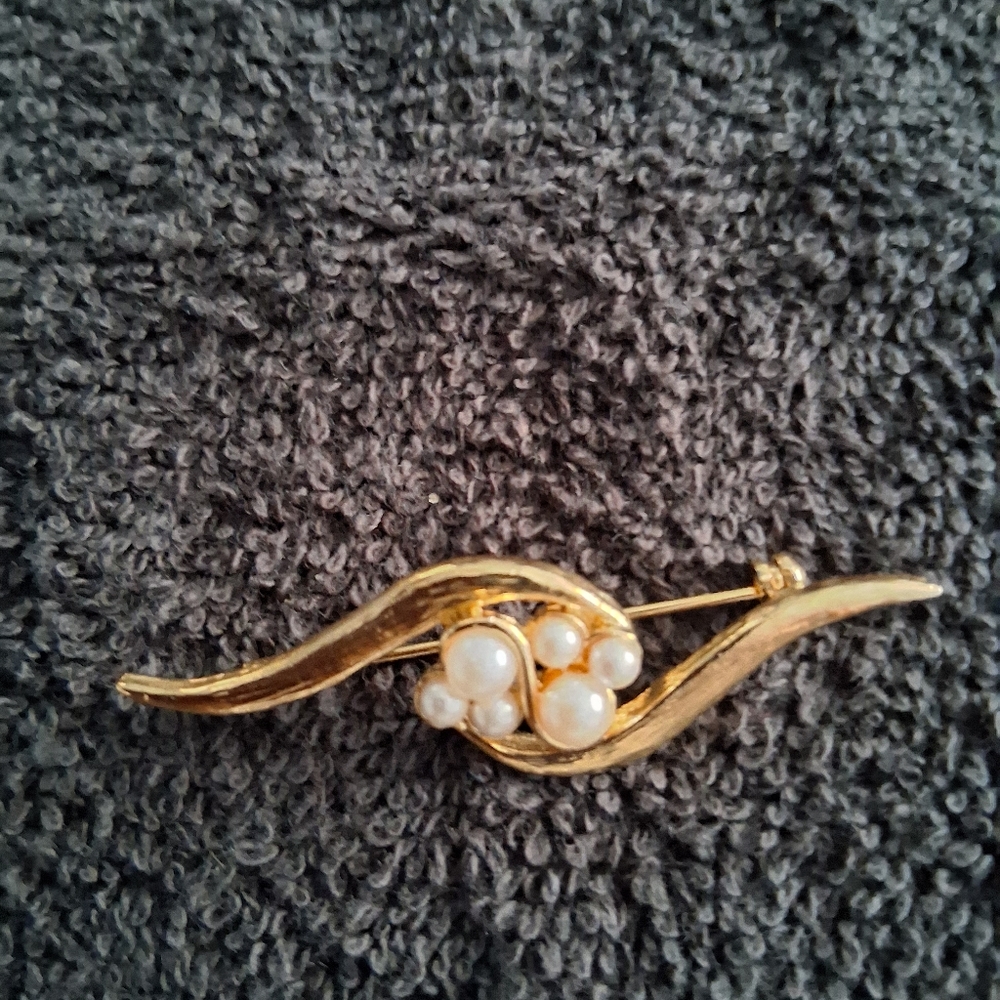 Brooch - Picture 3 of 4